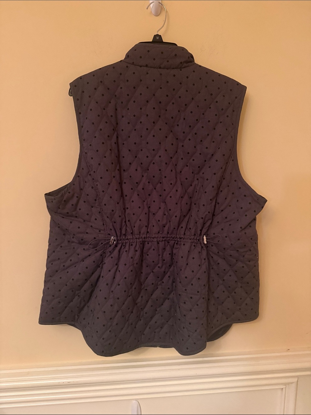 Croft & Barrow Gray and Black Quilted Vest with Polka Dot Texture Size 2X - Picture 2 of 4